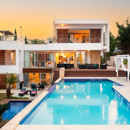 Annabel Palace Villa Lachi