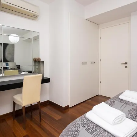 Annabel Palace Lachi